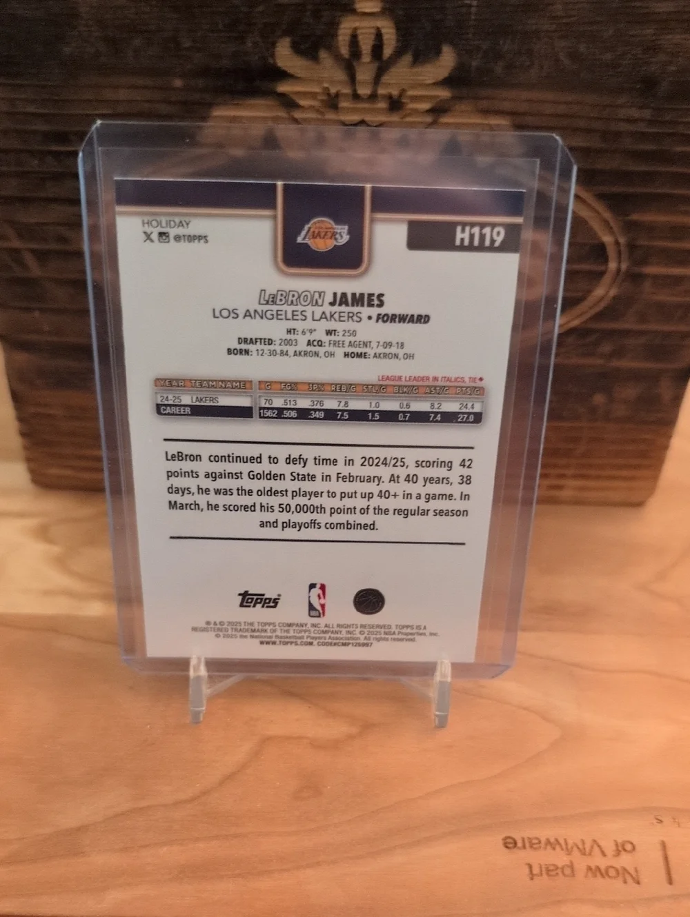2025-26 Topps Holiday LeBron James Silver Glitter SP Lakers - Picture 2 of 2